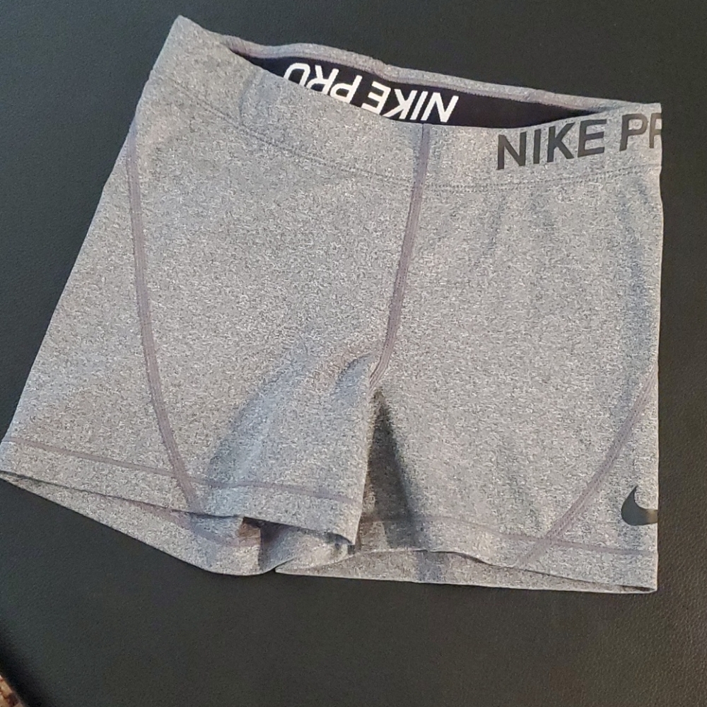 Nike pro